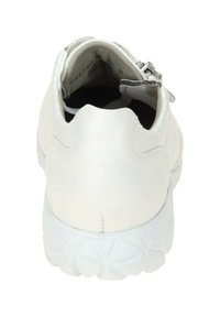 Weiße Sneaker mit strukturierter Oberfläche, runder Ferse und einem gemusterten Gummi-Sohle. Verfügt über einen Reißverschluss an der seitlichen Seite für einfachen Zugang.