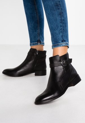 Ankle boot