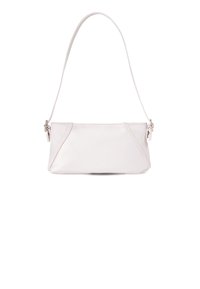 Borsa a mano in pelle bianca con manico corto, forma rettangolare, accenti angolari e design minimalista. Texture liscia e dettagli di cucitura discreti.