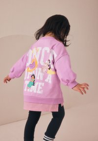 Next REGULAR FIT - DISNEY PRINCESS MOCK LAYER TOP AND LEGGINGS SET  - Sudadera - purple