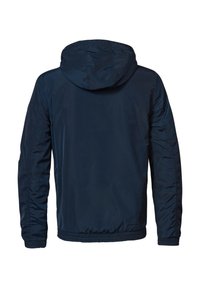 Námořnická modrá kapucí bunda s hladkým, lesklým materiálem; elastické manžety a lem; má uvolněný střih s švy na rukávech.