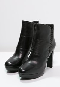 Steven New York Bottines à talons hauts - black