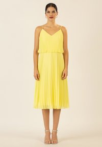 Apart KURZES PLISSEE - Freizeitkleid - vanilla