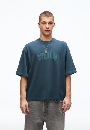 - T-shirt z nadrukiem