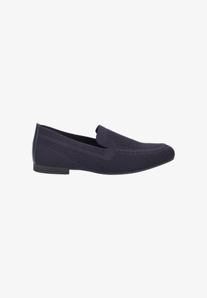 Marineblaue Mokassins mit einem strukturierten Mesh-Obermaterial und einem glatten Leder-Heel. Slip-On-Design mit einer schlanken, abgerundeten Zehenpartie und einer flachen Gummisohle.