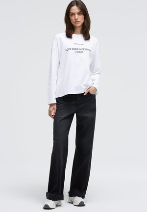 TA:PI MIT ARTWORK - Long sleeved top - opticwhite