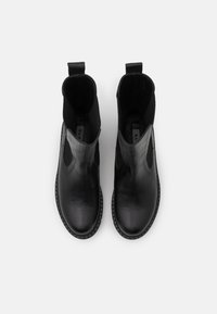 NA-KD PROFILE CHELSEA BOOTS - Botas clássicas de cano curto - black