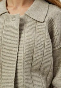 PEPPERCORN PCPAM GRS  - Neuletakki - feather gray