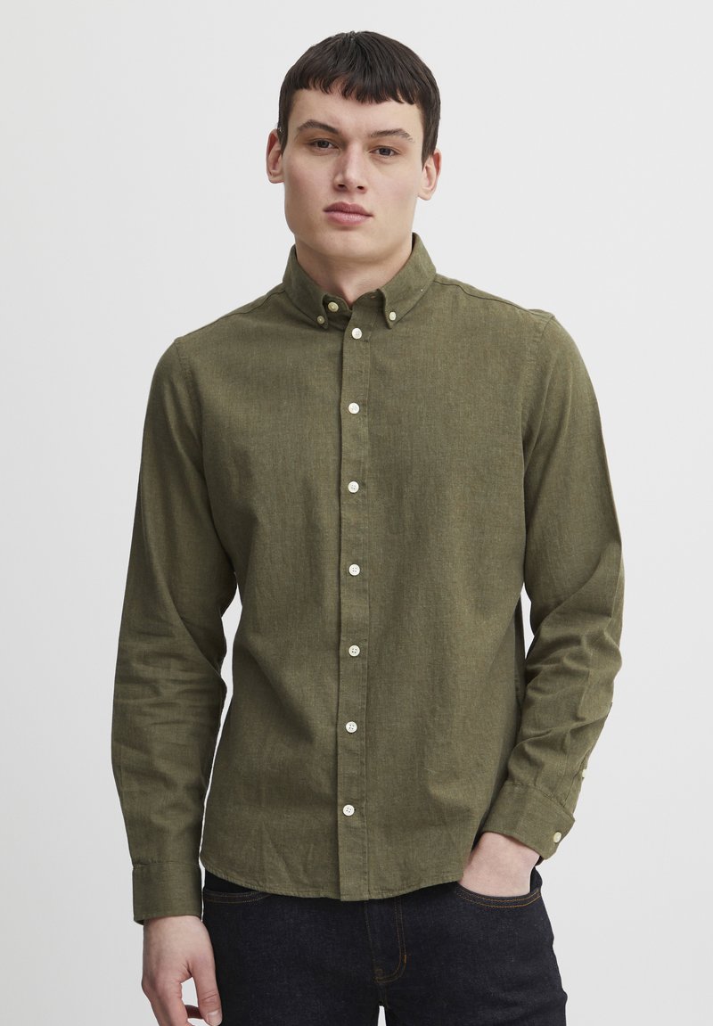 Casual Friday - ANTON LS - Camisa - burnt olive melange, Ampliar