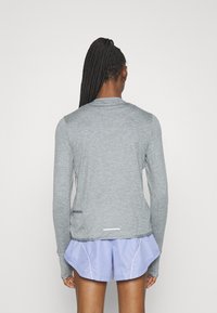 Nike Performance - Bluzka z długim rękawem