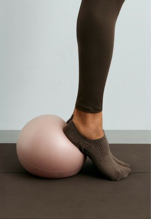 OYSHO, 2 PACK - Chaussettes invisibles - vanilla