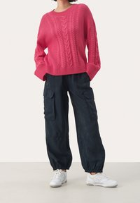 Part Two Sweter