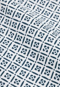 Next EASY IRON PRINTED OXFORD REGULAR FIT - Marškiniai - white navy blue geometric