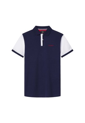 Marinblå polo med korta vita ärmar och krage, med en tvåknapps placket och en röd broderad logotyp på bröstet.