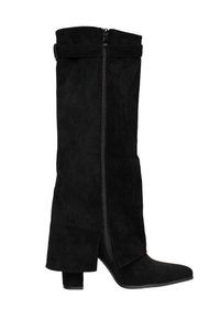 Zwarte suède kniehoge laarzen met een ritsluiting, hoekig ontwerp, puntige neus en een bescheiden blokhak. Bevat een splitdetail aan de bovenkant.