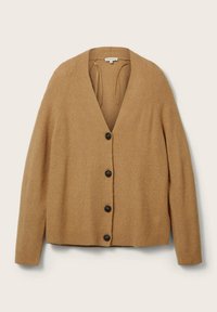 Cárdigan de canalé color beige con escote en V profundo, mangas largas y seis botones negros en el frente, fabricado con una tela suave y texturizada.