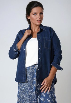 EN À POCHES - Hemdbluse - bleu brut