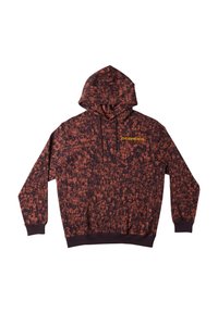 Sudadera con capucha en naranja oscuro y negro con un patrón texturizado. Cuenta con un bolsillo tipo canguro y un logotipo amarillo "DC SHOES" en el pecho.