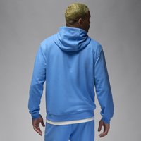 Felpa blu realizzata in materiale morbido, con cappuccio aderente, polsini a costine e vestibilità relax, abbinata a pantaloni joggers coordinati.