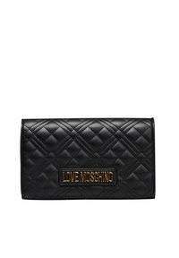 Svart kviltad konstläderplånbok med en guld "LOVE MOSCHINO" logotavla. Har diamantmönster och en stilren rektangulär form.