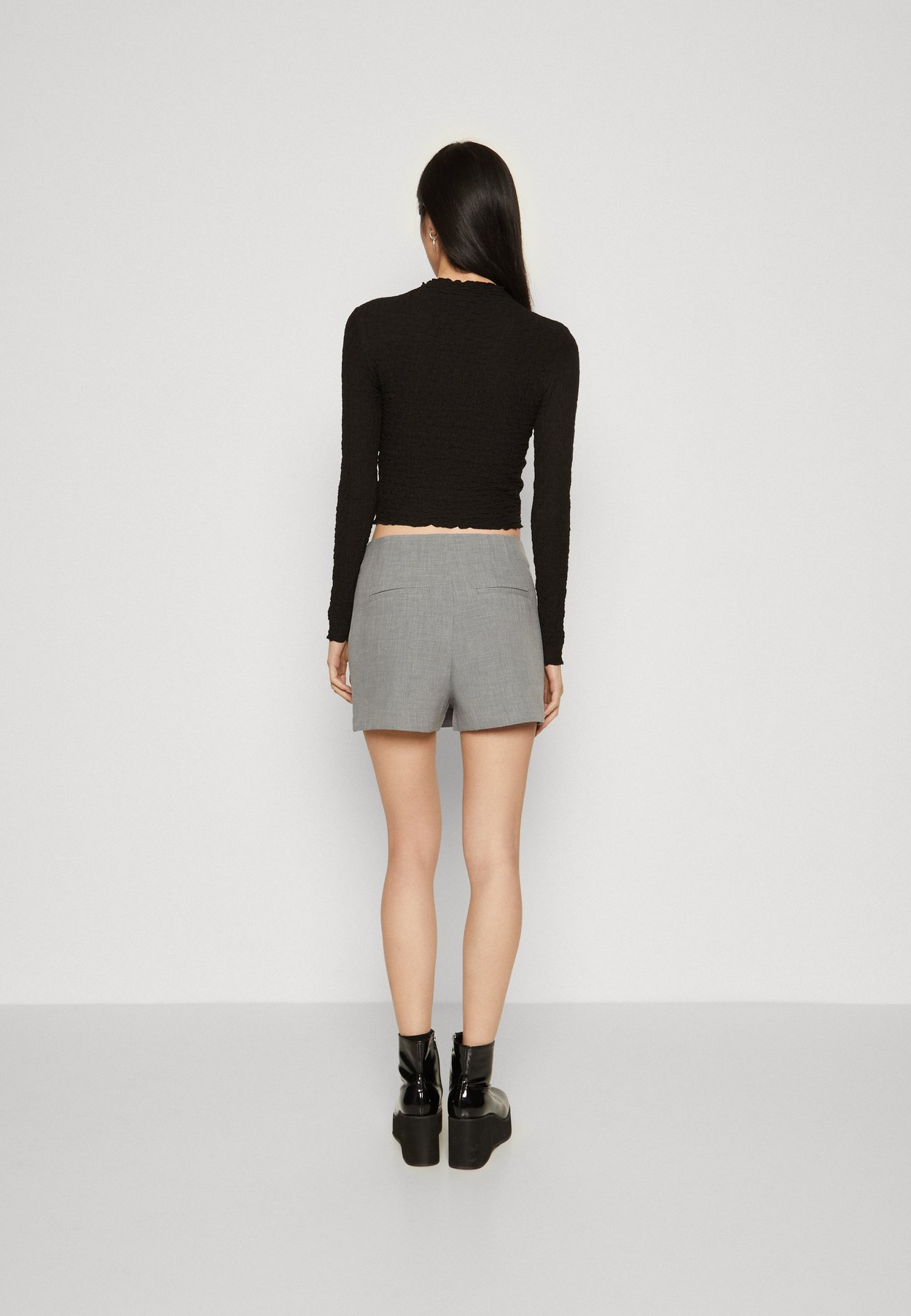 ONLLUCA STRUCTURED