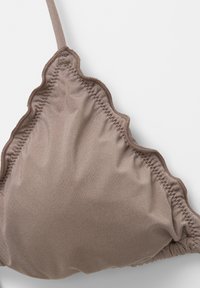 Thumbnail Image 5