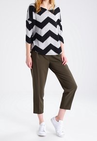 ONLY Stickad tröja - mottled light grey