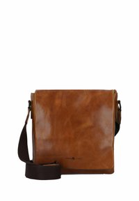 Borsa a tracolla in pelle marrone con una texture liscia, tracolla regolabile e chiusura a pattina con un branding sottile nella parte inferiore.