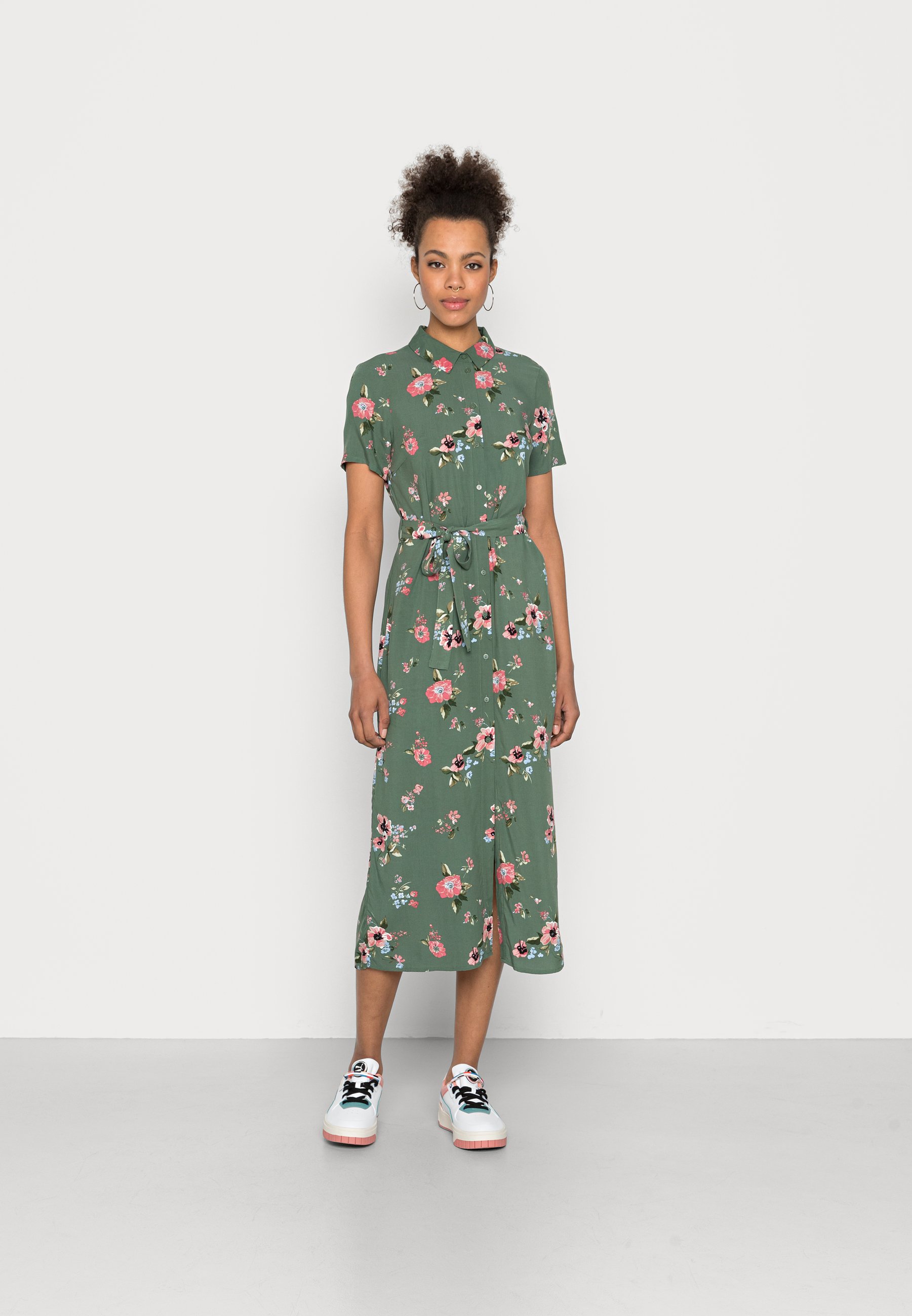Vero Moda VMSIMPLY EASY - Blousejurk - laurel wreath/lichtgroen - Zalando.be