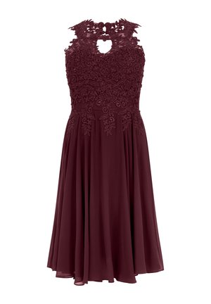 Robe bordeaux sans manches avec corsage en dentelle florale, décolleté en trou de serrure, et jupe fluide en chiffon taille A.