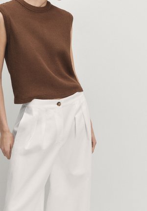 Stickad tröja - dark brown