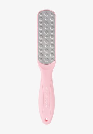 BRUSHWORKS METAL FOOT FILE - Skincare tool - pink