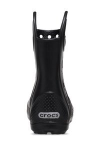 Croc en caoutchouc noir avec une sangle de talon à l'arrière, une partie supérieure texturée, des trous de ventilation et un logo à l'arrière. Fini lisse, design léger.