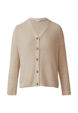 Cardigan lavorato a maglia beige con scollatura a V, bottoni frontali e maniche a tre quarti. La trama è aperta e tessuta, con una vestibilità comoda.