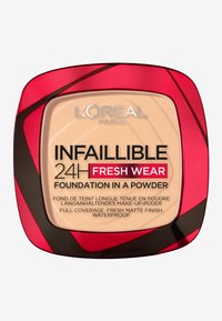 Poudre fond de teint L'Oréal Infallible 24H Fresh Wear dans un compact carré rouge et noir. Poudre beige lisse avec une texture embossée et une marque.