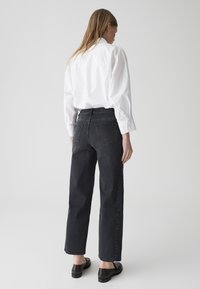 OPUS PANTS MID RISE CROPPED BARREL FIT - Jean droit - dark grey
