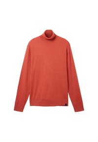 Pull en maille torsadée couleur rouille avec un col montant, des manches longues, un col et un ourlet côtelés, fabriqué à partir d'un matériau doux, affichant une texture subtile et une coupe décontractée.