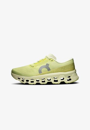 Chaussure de course jaune clair avec semelle ventilée, lacets et logo "ON RUNNING" sur le côté, vue de profil sur fond blanc.