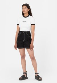 Dickies Shorts vaqueros - rinsed black