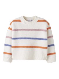 Beli pleteni pulover s črtami v oranžni, roza in modri barvi po horizontalni liniji. Ima okrogel izrez in rebraste manšete ter spodnji rob.