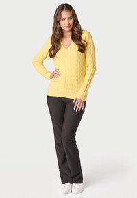 QUIOSQUE Strickpullover - yellow