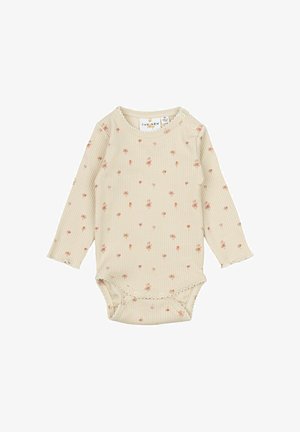 Body à manches longues côtelé en beige clair avec imprimé floral rose ; présente des fermetures à pression et des bords festonnés au niveau du col et des ouvertures de jambe.