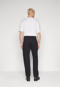 Only & Sons ONSEDGE LIFE PANT - Pantalon cargo - black