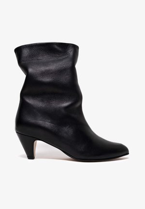 Anonymous Copenhagen VULLY STILETTO - Stiefelette - black soft calf