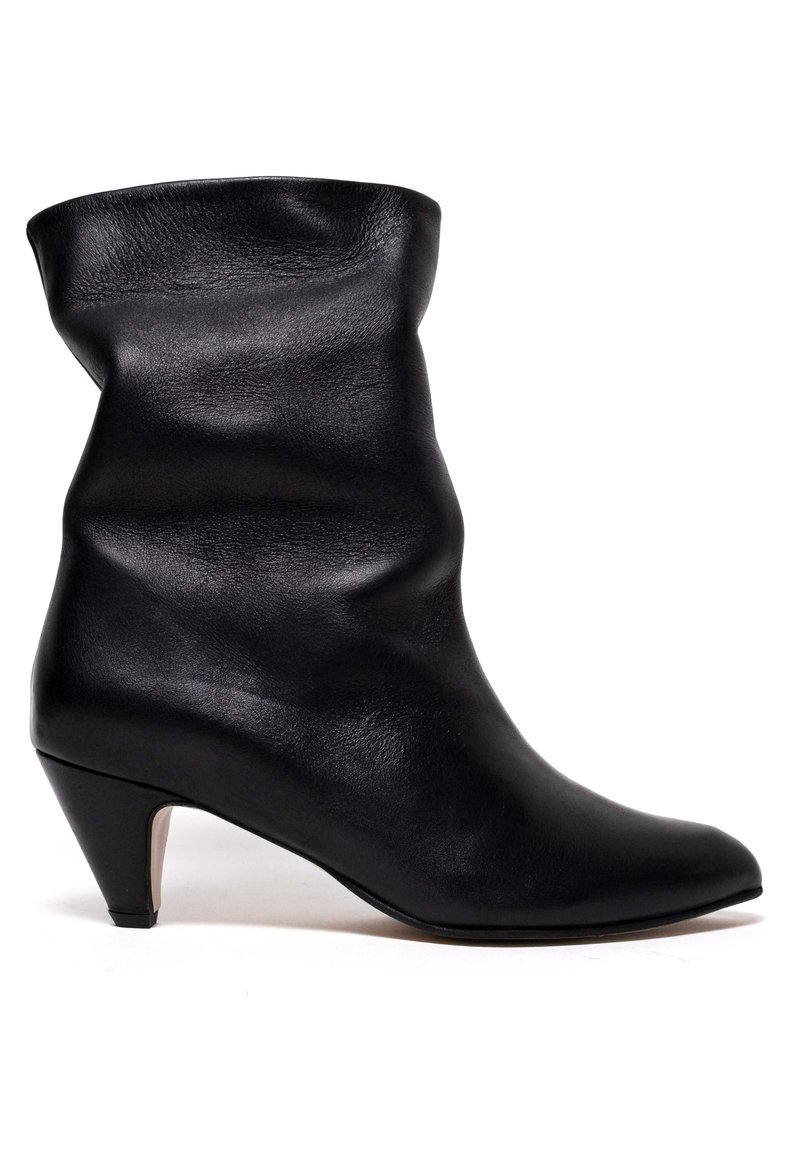 Anonymous Copenhagen VULLY STILETTO  - Stiefelette - black soft calf