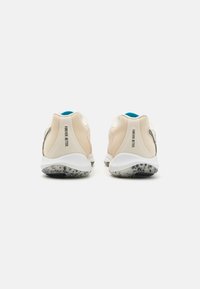 Puma VANTAGE NITRO - Scarpe da pallamano - alpine snow/fast yellow