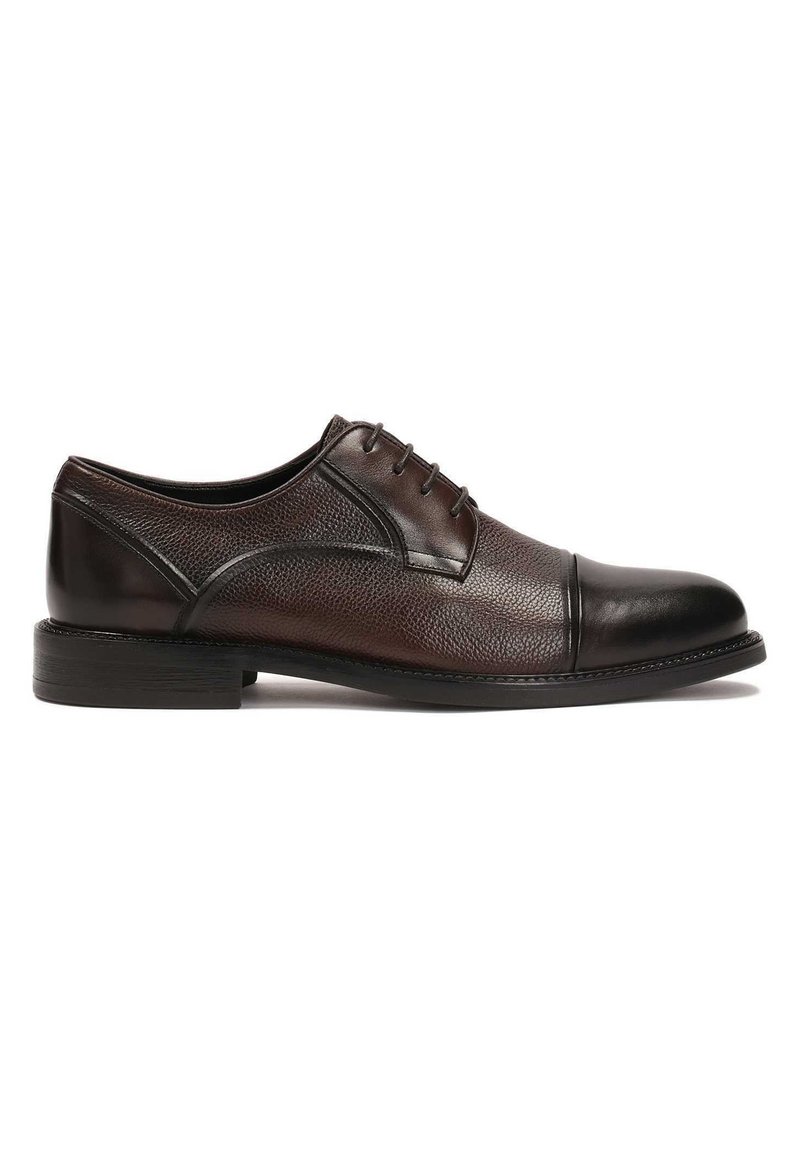 Kazar DYZMA - Elegantni čevlji z vezalkami - brown