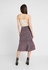 Monki Jupe trapèze - red