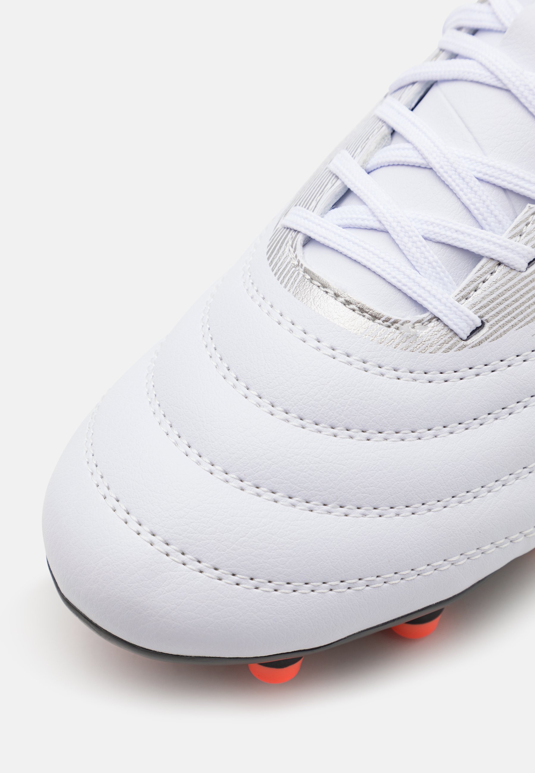 Joma NÚMERO 10 - Voetbalschoenen met kunststof noppen - white/black/wit -  Zalando.nl