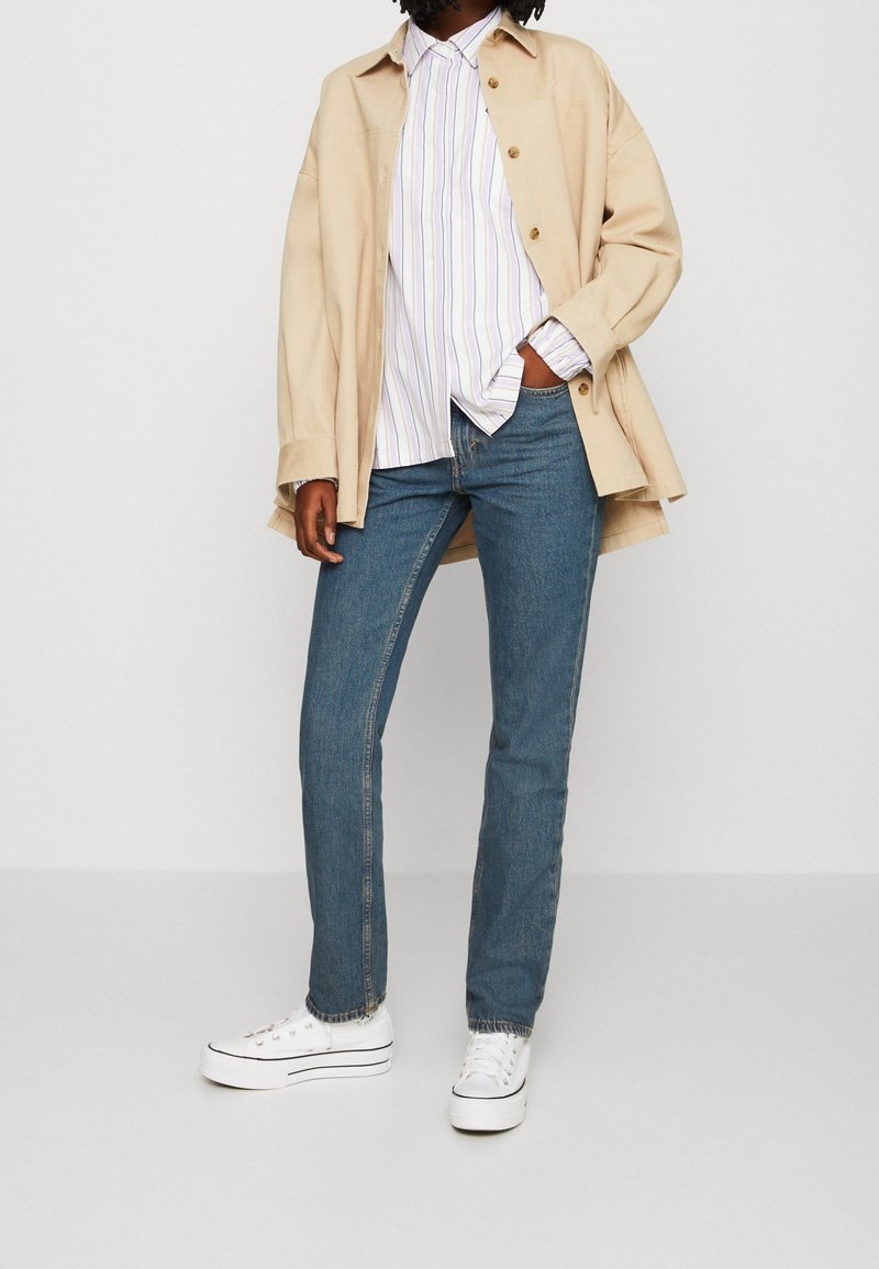 Plimsole hi-res stock photography and images - Alamy, image size:800x1155